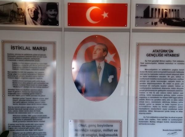 Okulumuzun Atatürk Köşesi yenilendi.